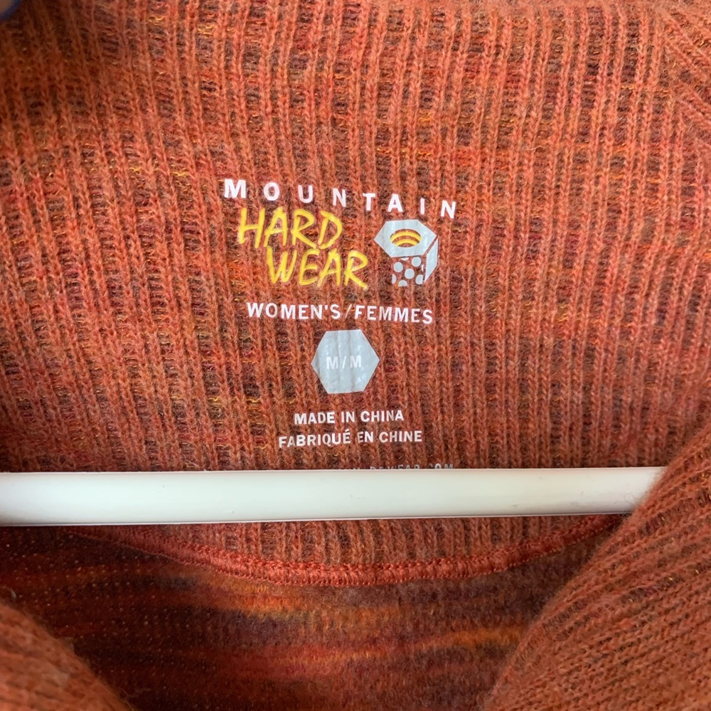 Mountain hardware wool sweater